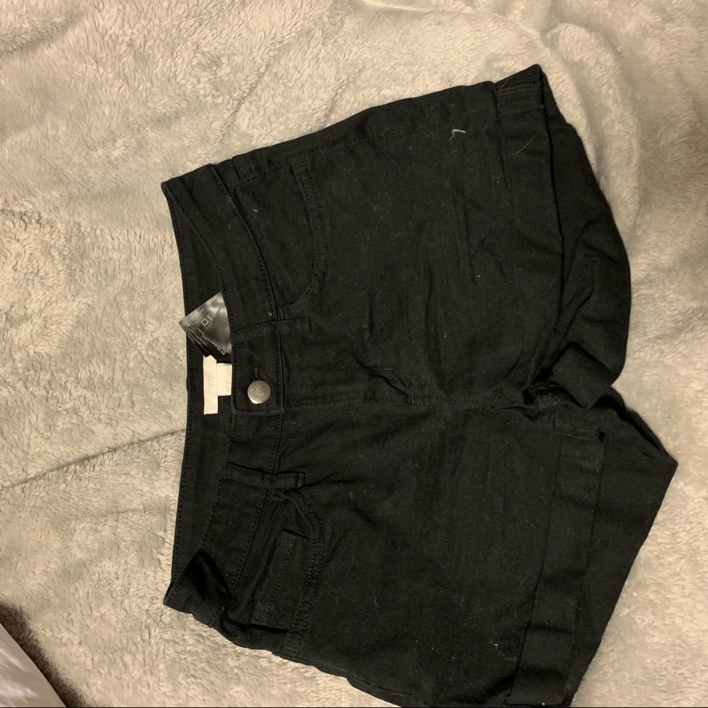 black h&m shorts